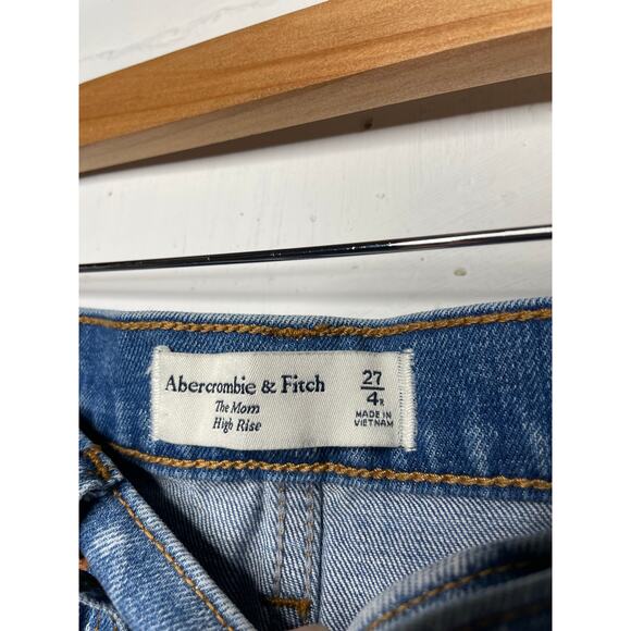 Abercrombie & Fitch The Mom High Rise Ripped Knees Denim Jeans Size 27 - Picture 3 of 7